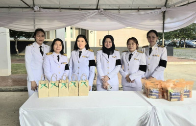 พิธีสวดพระพุทธมนต์และทำบุญตักบาตรถวายพระราชกุศล ... พารามิเตอร์รูปภาพ 1
