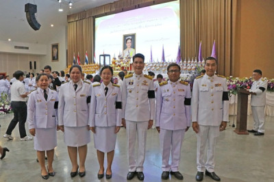 พิธีถวายเครื่องราชสักการะและวางพานพุ่ม ... พารามิเตอร์รูปภาพ 1
