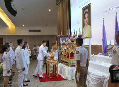 พิธีถวายเครื่องราชสักการะและวางพานพุ่ม ... พารามิเตอร์รูปภาพ 9