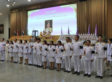 พิธีถวายเครื่องราชสักการะและวางพานพุ่ม ... พารามิเตอร์รูปภาพ 11