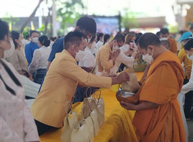 ร่วมพิธีทำบุญตักบาตรถวายพระกุศลงานฉลองพระชนมายุ ครบ 8 รอบ ... พารามิเตอร์รูปภาพ 4