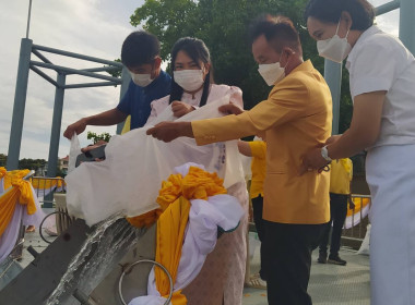 ร่วมพิธีทำบุญตักบาตรถวายพระกุศลงานฉลองพระชนมายุ ครบ 8 รอบ ... พารามิเตอร์รูปภาพ 6