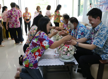 ร่วมพิธีทำบุญสำนักงาน และสืบสานประเพณีวันสงกรานต์ ประจำปี ... พารามิเตอร์รูปภาพ 14