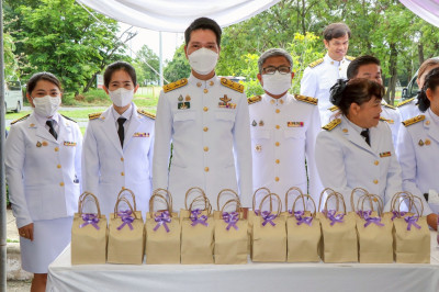 ร่วมพิธีเจริญพระพุทธมนต์และทำบุญตักบาตรถวายพระราชกุศล ... พารามิเตอร์รูปภาพ 1