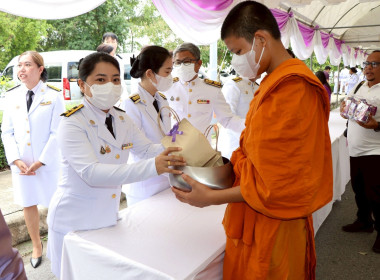 ร่วมพิธีเจริญพระพุทธมนต์และทำบุญตักบาตรถวายพระราชกุศล ... พารามิเตอร์รูปภาพ 9