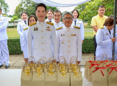 ร่วมพิธีเจริญพระพุทธมนต์และทำบุญตักบาตรถวายพระราชกุศล ... พารามิเตอร์รูปภาพ 8