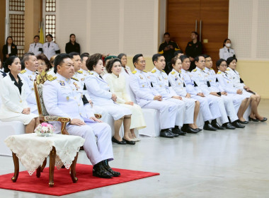 ร่วมพิธีวางพวงมาลาถวายราชสักการะพระบาทสมเด็จพระปรเมนทรรามาธิบดีศรีสินมหาวชิราวุธ พระมงกุฎเกล้าเจ้าอยู่หัว พระมหาธีรราชเจ้า ... พารามิเตอร์รูปภาพ 3